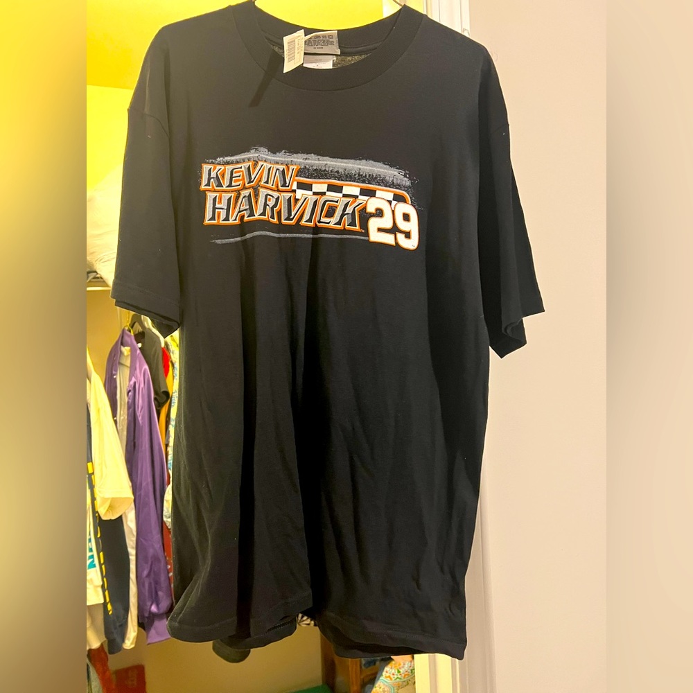 NWT! VINTAGE Kevin Harvick # 29 NASCAR T-shirt. SIZE: Medium